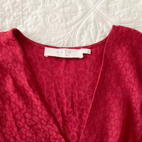 EUC ASTR the Label Red Satin Leopard Wrap Top Blouse Size Small S - Picture 3 of 6